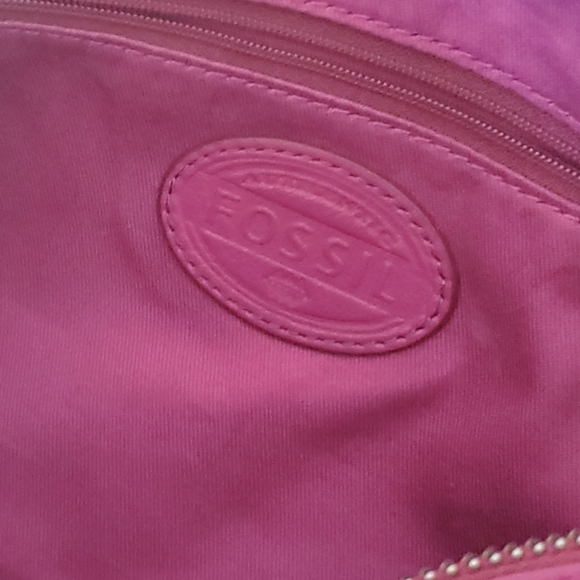 Fossil Riley Fuchsia Leather Crossbody Bag - Picture 13 of 13